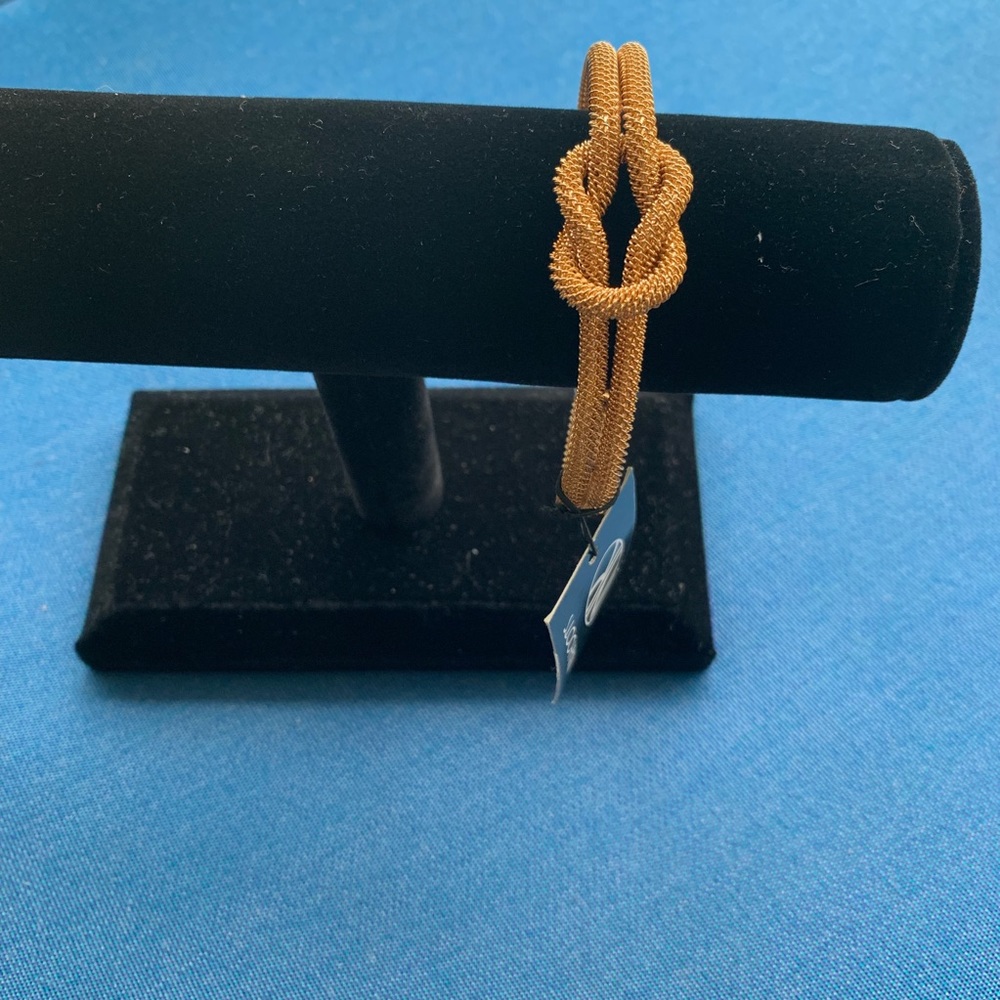 Women’s cuff bracelet